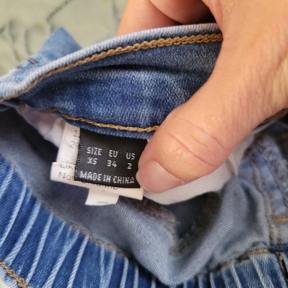 Shein, denim distressed skirt- xsmall - Picture 3 of 3